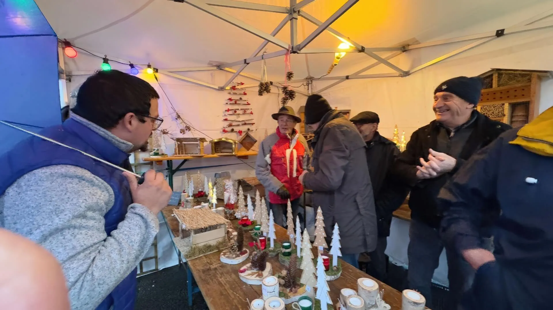 Sur le marché de Cours 08-12-2024